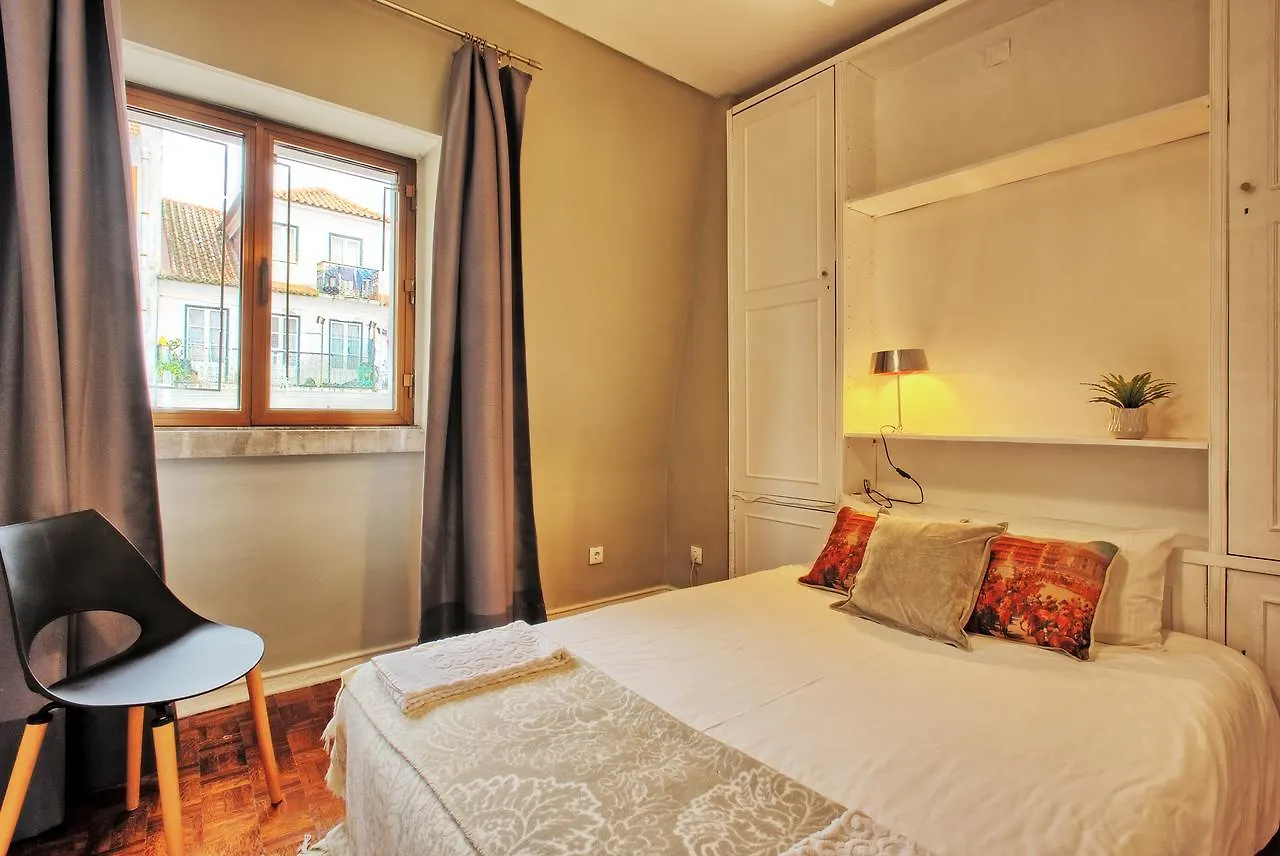 Sao Pedro 30 Guests Apartment Lisboa